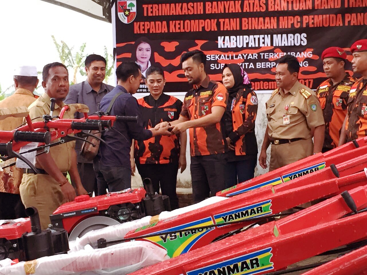 Jurus Jitu Kementan Manjakan Petani Maros dengan Traktor Tangan