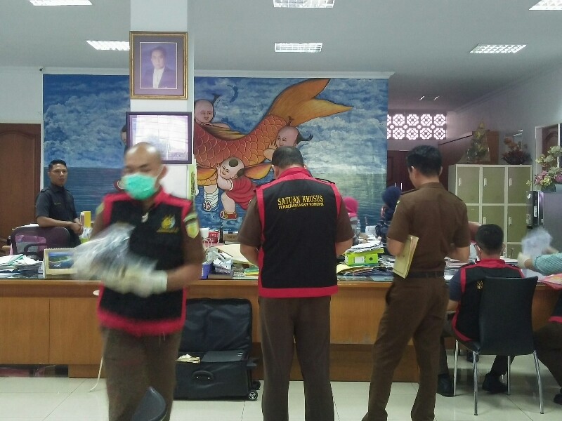 Jaksa Sita Amplop Berisi Uang Dan Tertera Nama Guru Besar Dari Kantor Jen Tang