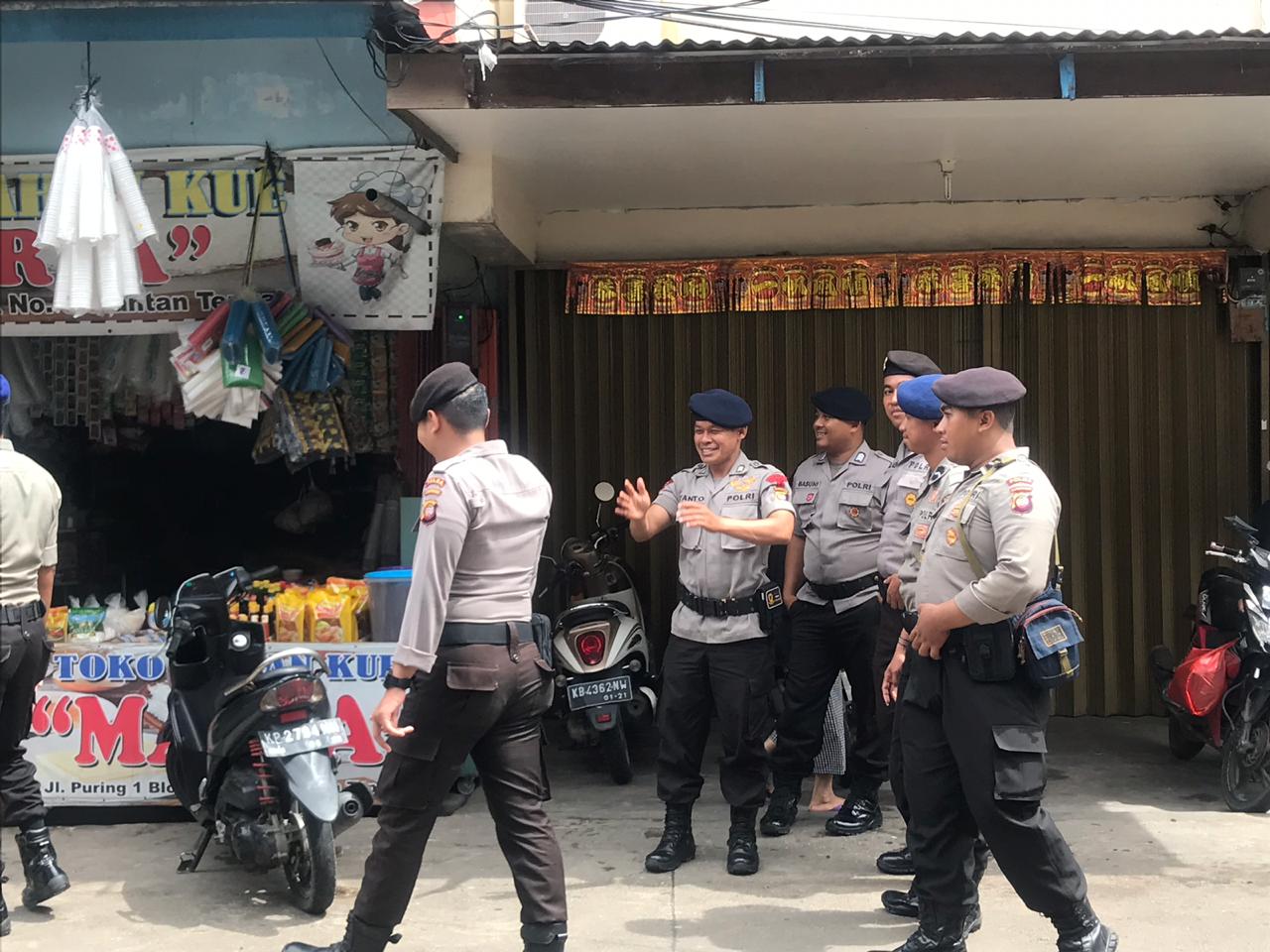 Patroli Cipta Kondisi Pemilu 2019 Sambangi Penyeberangan Kapal Ferry Kapuas. Ada Apa?