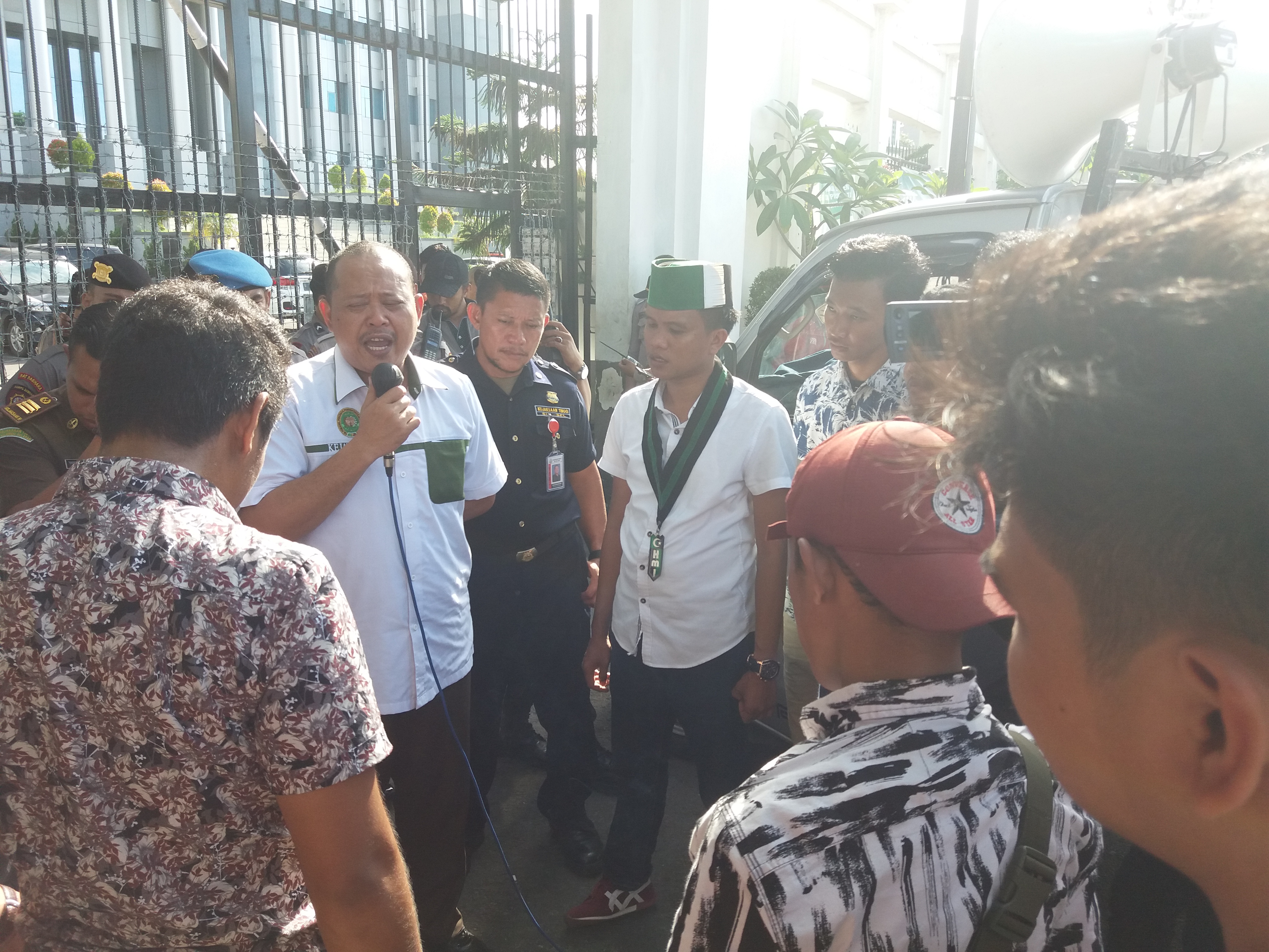 Kejati Sulsel Kewalahan Bawa Kasus Jentang ke Peradilan In Absentia?