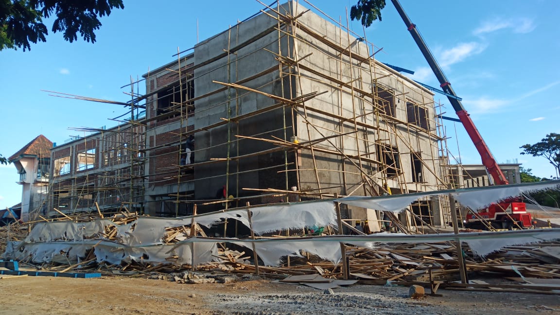 Pekerjaan Pembangunan Mal Pelayanan PTSP Kabupaten Maros Diduga Menyalahi Kontrak