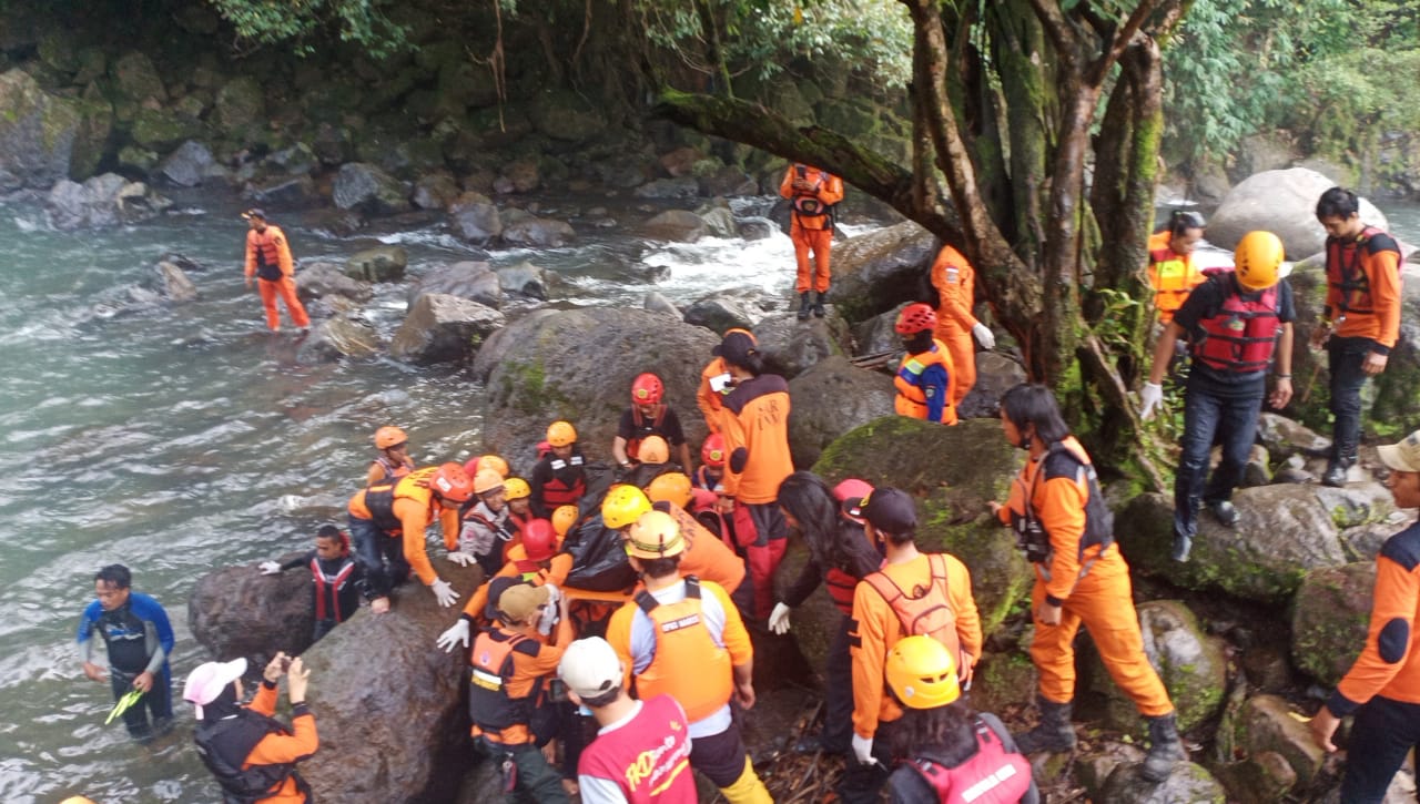 Pelajar Yang Tenggelam di Air Terjun Pung Bunga Maros Akhirnya Ditemukan