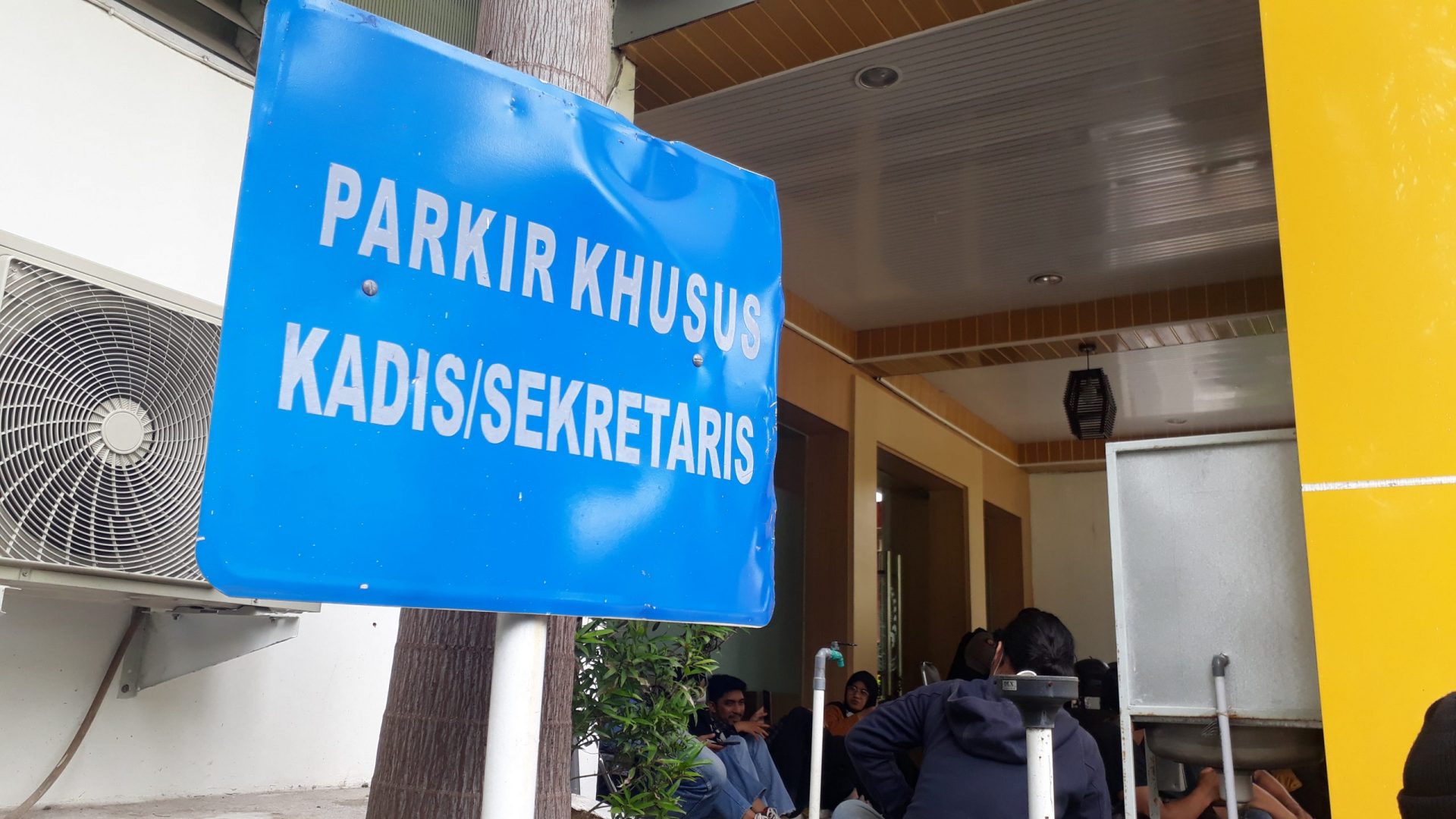 KPK Geledah Kantor Dinas PUTR Sulsel