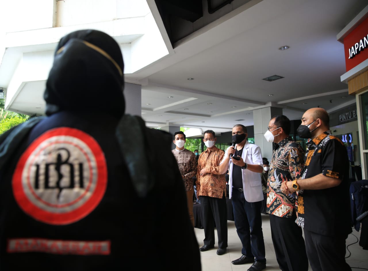 Wali Kota Tinjau Vaksinasi Massal di Mall Ratu Indah