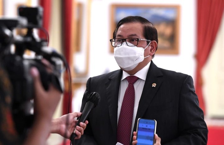 Presiden Jokowi Minta Menterinya Fokus Tangani Covid