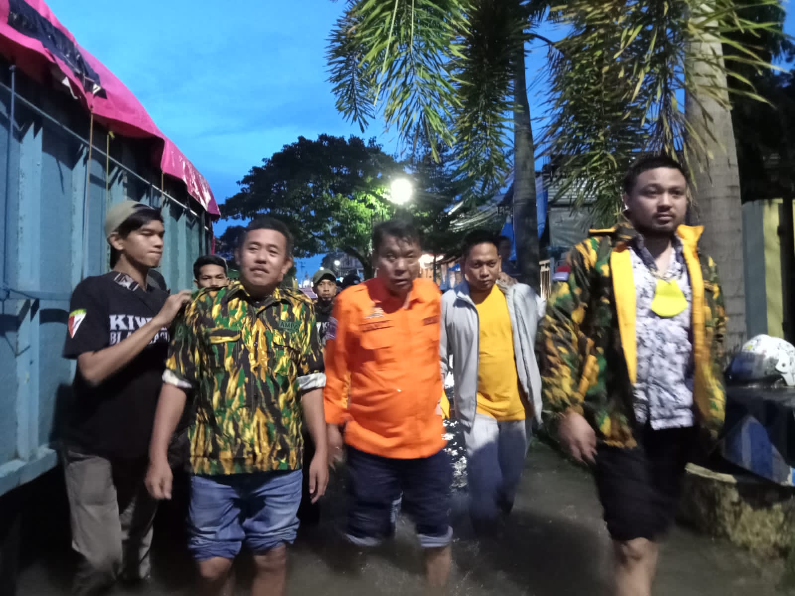 Kepedulian Partai Golkar Makassar untuk Korban Bencana Banjir