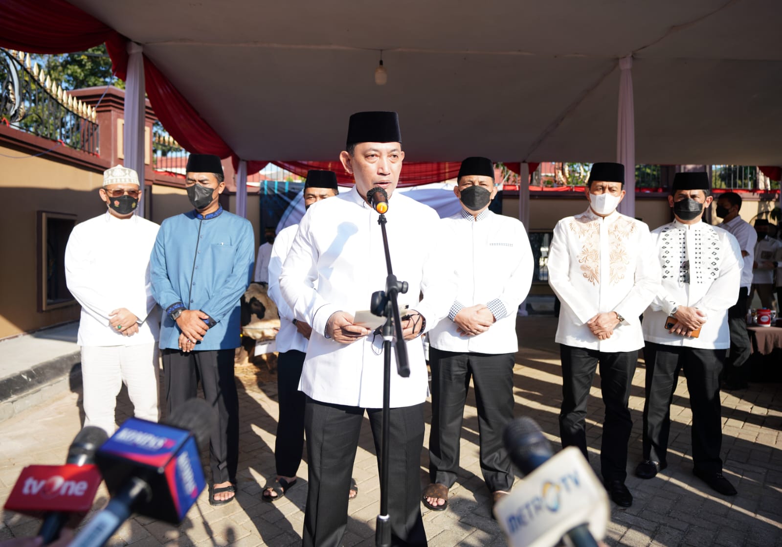 Kapolri Berbagi Hewan Kurban di Peringatan Hari Raya Idul Adha