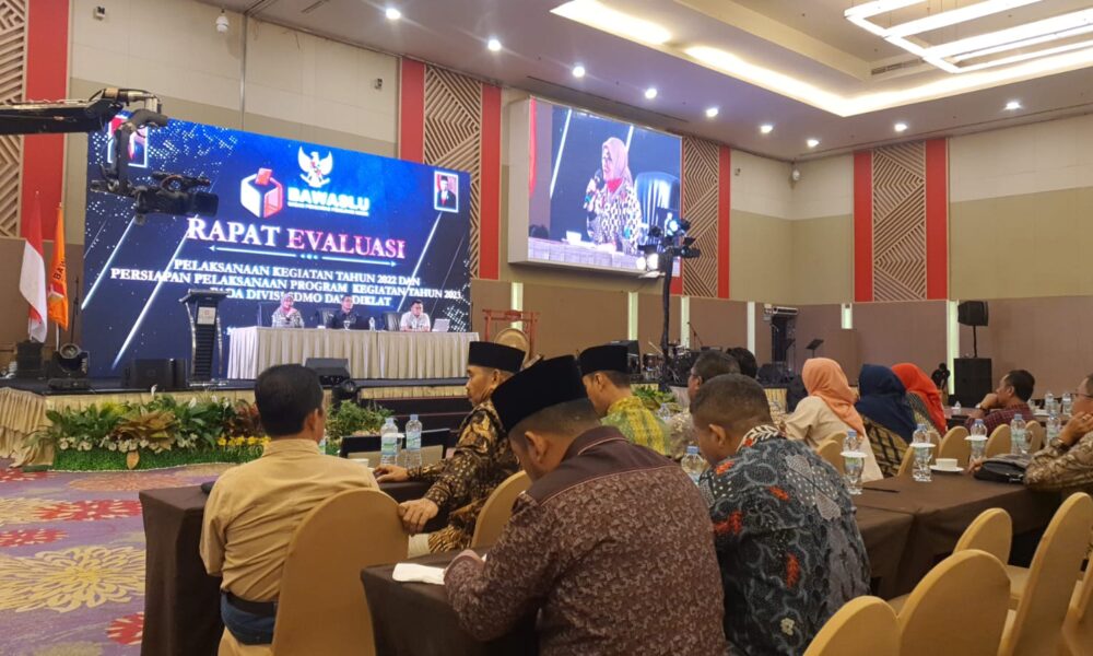 Bawaslu Se-Indonesia Mengikuti Puspendiklat di Makassar