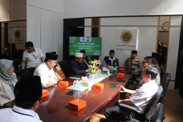 Kapolda Sulsel Silaturahmi dengan Ketua MUI Sulsel