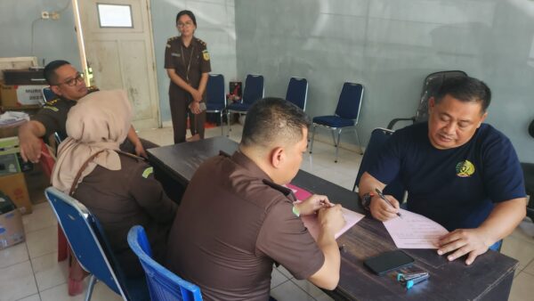 Kejati Sulsel Lakukan Pelimpahan Tahap II Terhadap 3 Tersangka Kasus PDAM