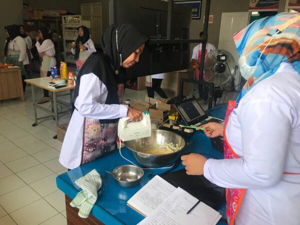 Warga Binaan Lapas Parepare Kembali Dilatih Gratis, Kali Ini Buat Kue dan Roti