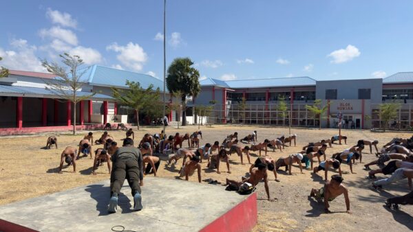 Warga Binaan Rutan Jeneponto Menjaga Imun dengan Senam Militer