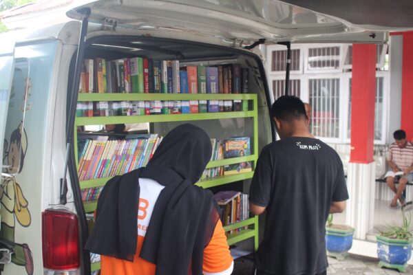 Antusias Warga Binaan Lapas Parepare Baca Buku Perpustakaan Mobil Rumah Belajar Cinta Damai
