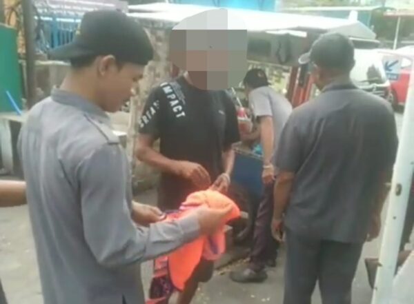 TRC Perumda Parkir Makassar Sita Atribut Oknum Jukir Liar