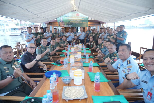 Kejati Sulsel dan TNI Kolaborasi di Kapal Phinisi Makassar