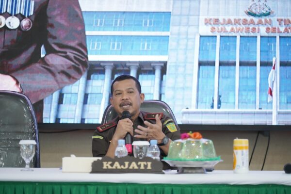 Seminar Hukum, Kajati Sulsel Bicara Soal Tindak Pidana Perbankan