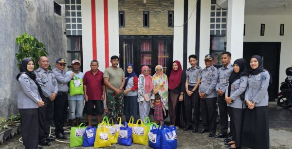 Aksi Sosial Lapas Parepare Salurkan Bansos untuk Warga Dampak Banjir