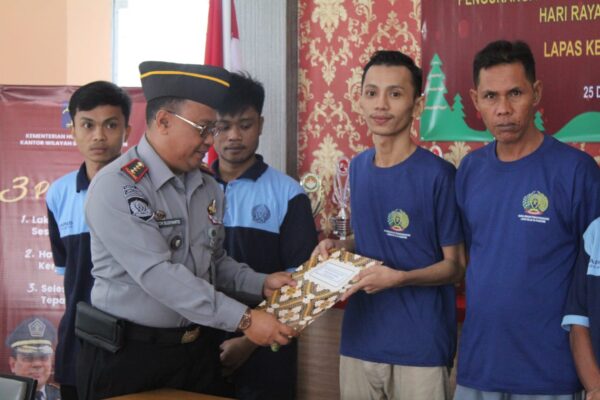 Berkah Natal 2024, 10 Orang WBP Lapas Parepare Terima Remisi Khusus