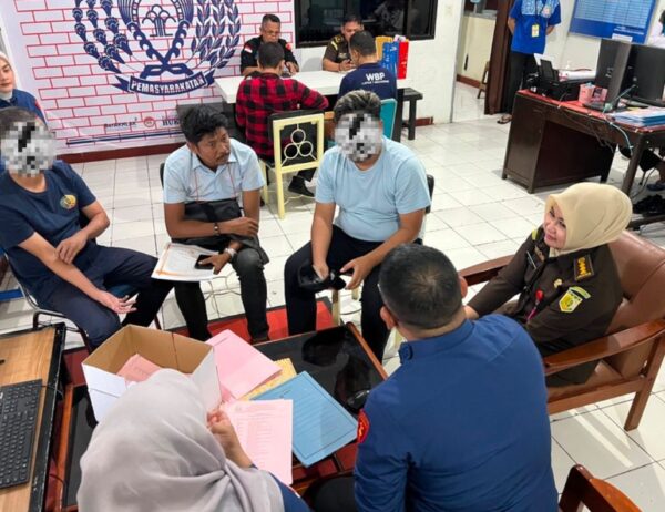 Kejati Sulsel Lakukan Pelimpahan Tahap Dua Terhadap 3 Tersangka Korupsi Proyek Perpipaan Air Limbah