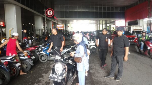 Perumda Parkir Makassar Tindak Jukir Ilegal, Terowongan Ramayana Bebas Parkir Liar?