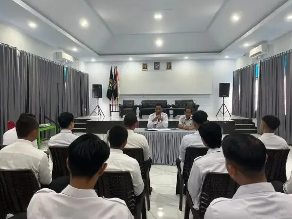 Karutan Masamba Pimpin Rapat Persiapan HUT RI ke-80