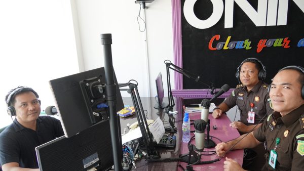 Siarkan Langsung di Radio, Kejati Kepri Bahas Modus dan Pencegahan TPPO