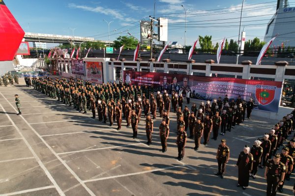 TNI dan Kejati Sulsel Perkuat Barisan Pengamanan Jaksa lewat Apel Kehormatan