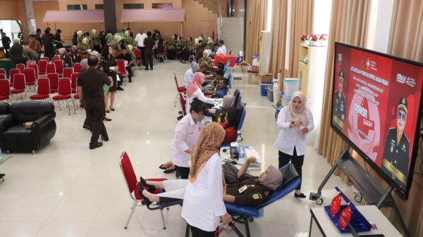 Kejati Kepri Rayakan Harlah Kejaksaan Lewat Donor Darah