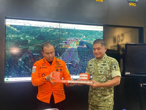 Black Box Pesawat ATR Diserahkan ke Basarnas, Segera Dianalisis KNKT