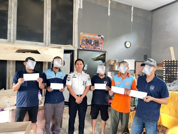 Apresiasi Karya Warga Binaan, Lapas Narkotika Sungguminasa Berikan Premi