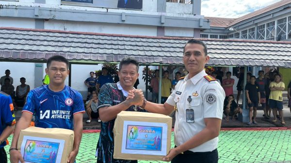 Lapas Parepare Apresiasi Sportivitas WBP Lewat Penyerahan Hadiah Turnamen Futsal