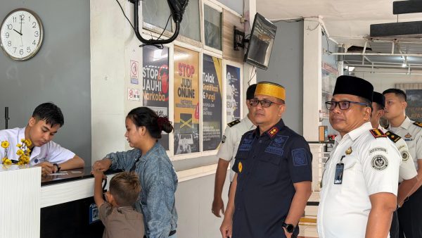 Kakanwil Tinjau Kunjungan Lebaran Lapas Narkotika Sungguminasa